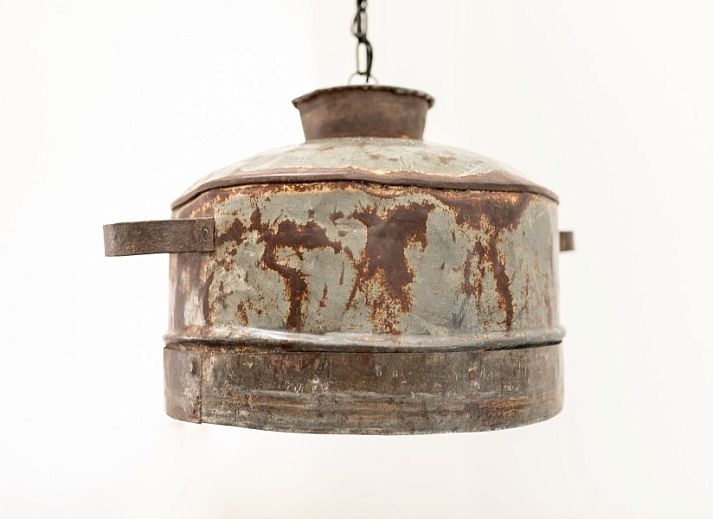 Gemuetliches Wohnzimmer in der Wohnung Dorsvloer, Hollum, Ameland, mit moderner Einrichtung und Kamin fuer einen entspannten Aufenthalt.