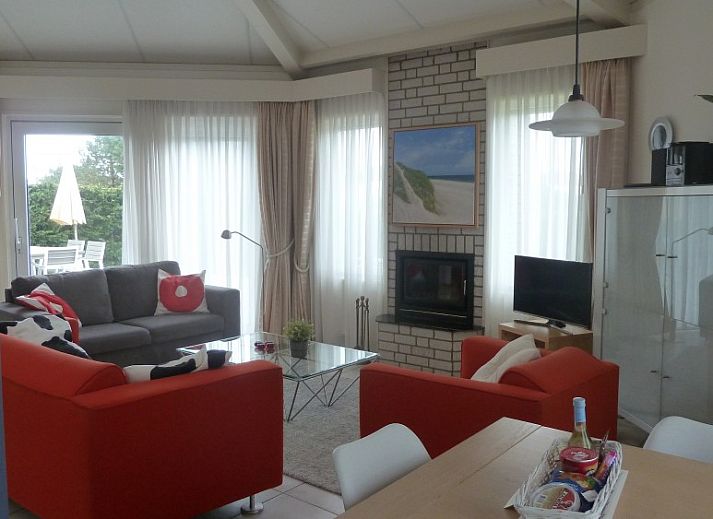 Fairway-Ferienhaus mit grner Umgebung in Hollum, Ameland, Watteninseln.