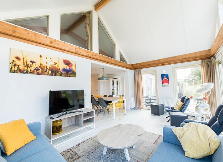 Waddenlodge 6+2, ein charmantes Ferienhaus in Hollum, Ameland, umgeben von ueppiger Natur auf den Waddeninseln.