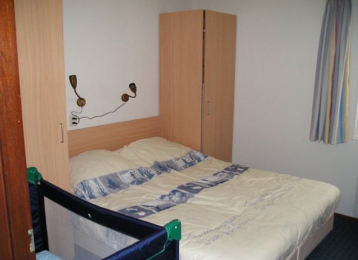 Kleefkruid Bungalow in Hollum, Ameland, umgeben von grner Natur und Ruhe.