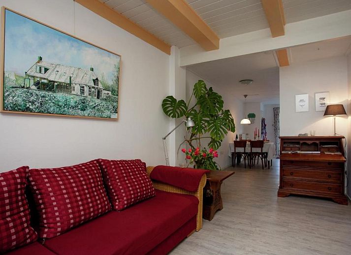 Guest house 040409 - Holiday property Ameland - Fairytale Cottage in Nes Friesland with garden and terrace