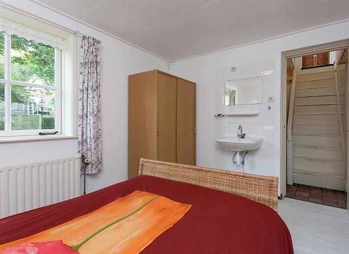 Guest house 040409 - Holiday property Ameland - Fairytale Cottage in Nes Friesland with garden and terrace