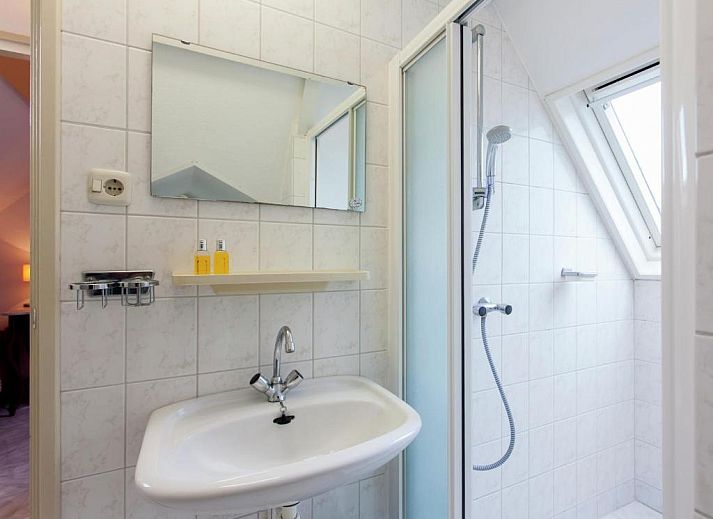 Guest house 040409 - Holiday property Ameland - Fairytale Cottage in Nes Friesland with garden and terrace
