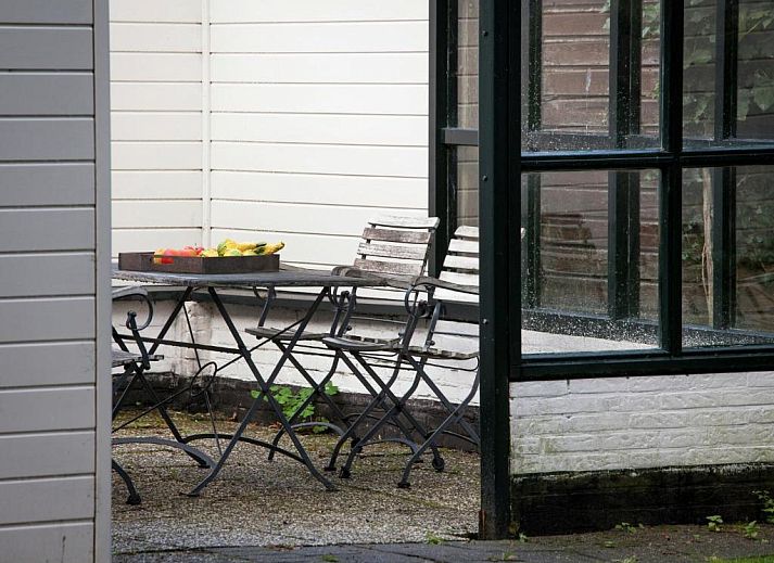 Guest house 040409 - Holiday property Ameland - Fairytale Cottage in Nes Friesland with garden and terrace