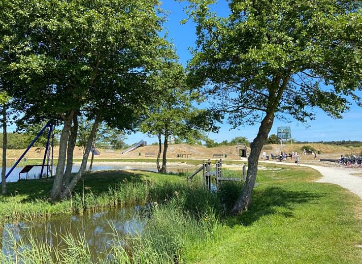 Stijlvolle woonkamer van De Miede appartement in Nes, Ameland.