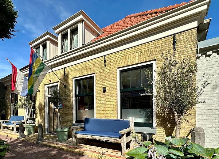 Guest house 220314 • Apartment Terschelling • Hotel Buren 