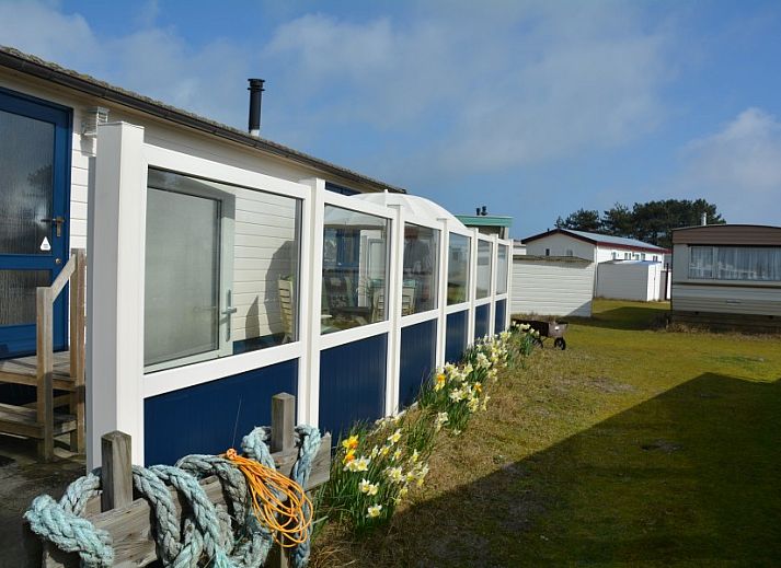 Moderne Kche in CORIMAR Chalet, Ballum, Ameland mit Einbaugerten.