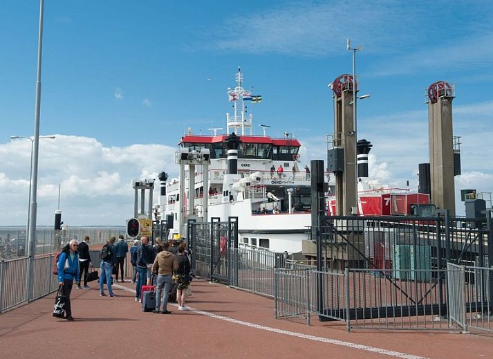 Moderne Kche in CORIMAR Chalet, Ballum, Ameland mit Einbaugerten.