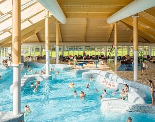 Zwembad faciliteiten bij Vakantiehuis aan de golfbaan, De Cocksdorp Texel, Waddeneilanden, ideaal voor families.