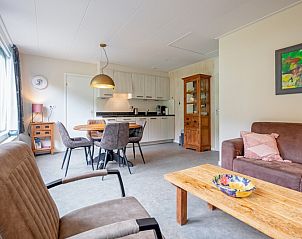 Offener Wohnbereich im Ferienhaus Slufterhoek 150, De Cocksdorp Texel, mit moderner Kche.