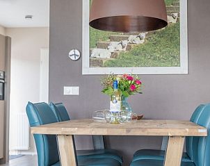 Eetruimte in Chalet 12 Newport, De Cocksdorp, Texel. Geniet van een maaltijd in dit vakantiehuis op de Waddeneilanden.