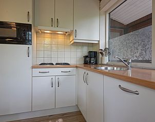 Praktische Kche im Ferienhaus Slufterduin 128, De Cocksdorp, Texel mit modernen Gerten.