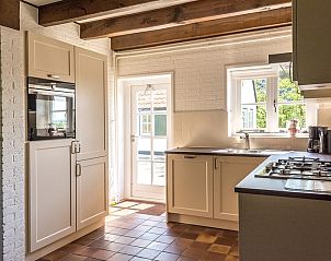 Moderne Kche im Ferienhaus Typ W, De Cocksdorp Texel, mit viel Licht und Annehmlichkeiten auf den Watteninseln.