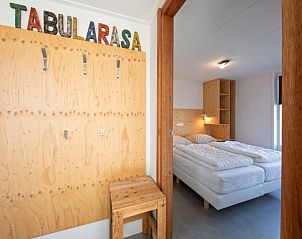 Eingang zum Bungalowpark Tamarisk - Bungalow 202 - Tabula Rasa, mit Zugang zum Schlafzimmer in De Cocksdorp, Texel.