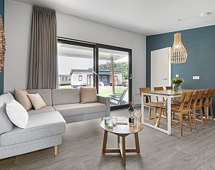 Voll ausgestattete Kche im 6-Personen-Mobilheim Sluftervallei, De Cocksdorp, Texel, mit modernen Gerten.