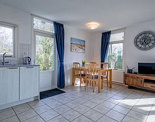 Essecke und Kche im Ferienhaus Slufterduin 52a, De Cocksdorp, Texel mit viel Tageslicht.