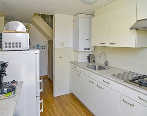 Modern kitchen in De Vlinder, vacation home in De Cocksdorp, Texel, Wadden Islands, with all conveniences.