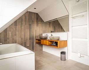 Stilvolles Badezimmer im Ferienhaus Typ B-10 Hodshonstraat, De Cocksdorp, Texel, Luxusunterkunft auf den Watteninseln.