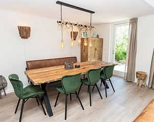 Gemtliches Esszimmer im Ferienhaus Zeewinde, De Cocksdorp, Texel. Ideal fr Familientreffen auf den Watteninseln.