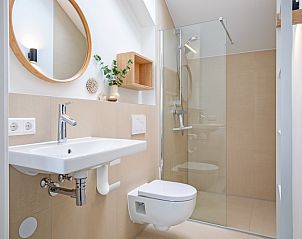 Eigenes Badezimmer im Ferienhaus Het Rif, De Cocksdorp, Texel mit modernen Annehmlichkeiten.