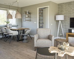 Gemtliche Ess- und Sitzecke im Landhuis Typ K, Ferienhaus auf Texel, Watteninseln.