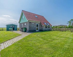 Ferienhaus in De Cocksdorp Texel mit groem Garten und grner Umgebung.