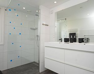 Guest house 010147 - Holiday property Texel - Luxe Villa Texel  8-10 personen met Sauna Krim 95