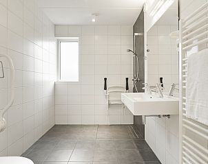 Guest house 010171 - Bungalow Texel - Sluftervallei | 10-persoons bungalow - Extra toegankelijk | 