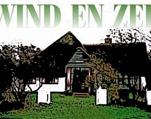 Illustratie van Wind en Zee vakantiehuis, De Koog, Texel, omgeven door groen.