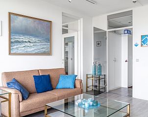 Stylish seating area in Apartment Juliana 160 Zeezicht, a vacation home in De Koog, Texel, featuring coastal decoration.