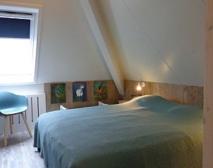 Cozy bedroom with skylight in Residence California - Geborchenheit - 361, vacation home De Koog, Texel.