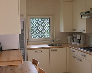 Vollstndig ausgestattete Kche im Ferienhaus 't Luwe Land 49, De Koog, Texel.