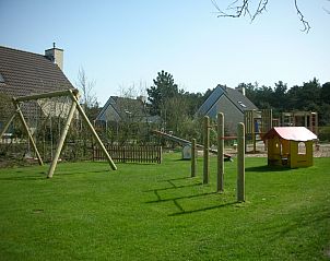 Playground at Villapark Kamperfoelie - Holiday home Kamperfoelie 53, ideal for families in De Koog, Texel.
