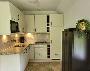 Modern kitchen in Agter Mienterglop - Holiday home 5102 in De Koog Texel with all conveniences.