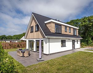 Villa 21A in De Koog, Texel, a modern vacation home with spacious garden and terrace on the Wadden Islands.