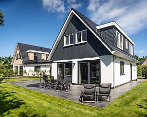 Villa 39, De Koog, Texel, with spacious garden and terrace. Ideal vacation home for relaxation on the Wadden Islands.
