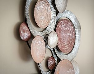 Unieke wanddecoratie in Bungalow 15a, De Koog, Texel op de Waddeneilanden.