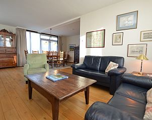 Open living space in Orchismient 35 vacation home, De Koog Texel, with spacious layout.