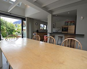 Esszimmer mit Schiebetren zur Terrasse in Ruijslaan 73, De Koog, Texel, fr gemtliche Mahlzeiten.