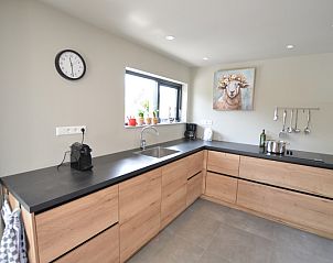 Kche mit groer Arbeitsflche in der Ruijslaan 73, De Koog, Texel, ideal fr Kochbegeisterte.