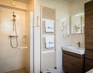 Stylish bathroom in Villa with Conservatory, vacation home on Texel.
