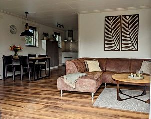 Open kitchen and living room in D' Duinster vacation home, De Koog, Texel for cozy get-togethers on the Wadden Islands.