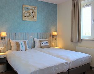Schlafzimmer mit Doppelbett in 6-8 Pers. Wellness Landhuis, De Koog, Texel.