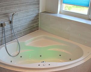 Jacuzzi in 6-8 pers.Wellness Landhuis, De Koog, Texel fr ultimative Entspannung.