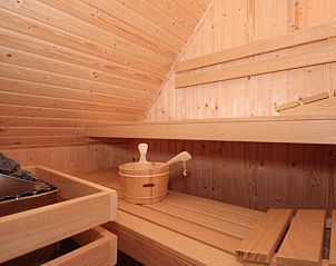 Guest house 01022526 - Holiday property Texel - 6 Persoons luxe villa met serre en sauna