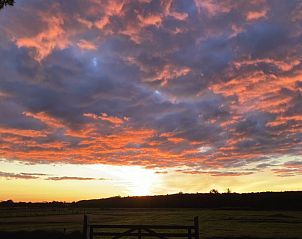 Prachtige avondlucht boven de velden in De Koog, Texel, nabij Duinrand Vakantievilla's Type 2.