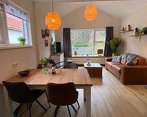 Essecke im Ferienhaus Jutter in De Koog, Texel. Gemtlicher Raum fr Mahlzeiten mit Familie und Freunden auf den Watteninseln.