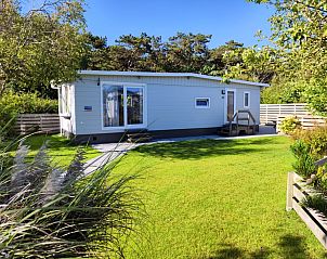 Vacation home Chalet Bregkoog 207 in De Koog, Texel with spacious lawn.