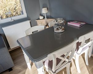 Country style dining area in Chalet Bregkoog 207, De Koog, Texel.