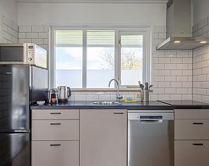 Vollstndig ausgestattete Kche in Het Paviljoen, Ferienhaus in De Koog, Texel mit modernen Gerten.